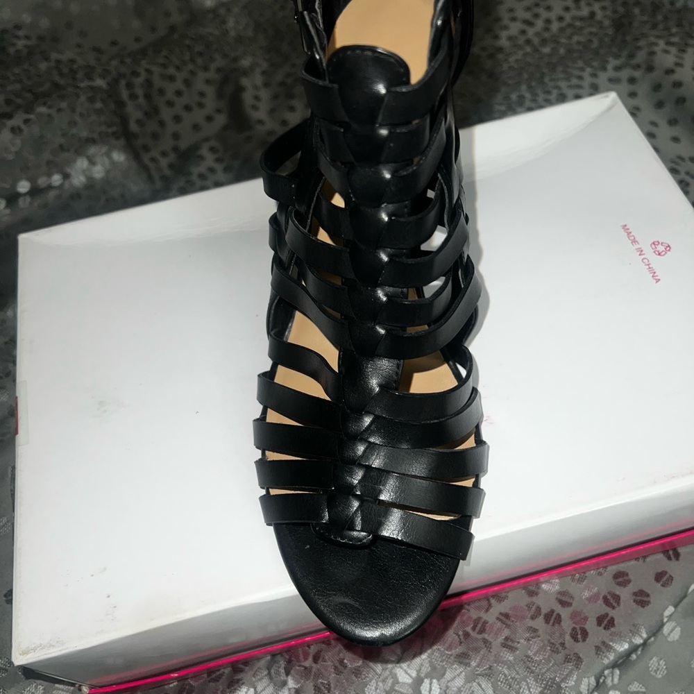 Elegant Black Strappy Women's Sandals
